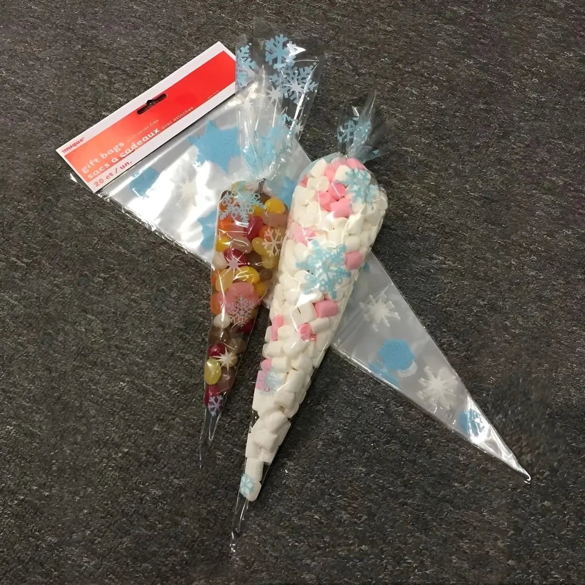 Snowflakes Cone Cello Bags 20pk 37.5cm x 17cm - NextParty