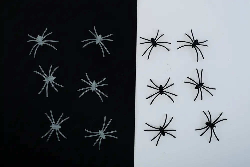 Large Spider Web 100g With 12 Spiders Halloween Decorations